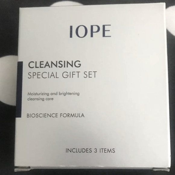 IOPE Cleansing Special Gift Set (3 Items) - Picture 1 of 2